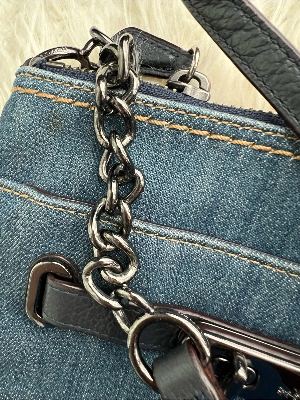 Coach denim Swagger swingpack crossbody bag. - Picture 5 of 8